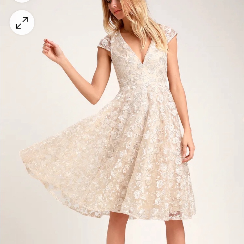 Lulu’s “Jacqueline” Champagne Floral Embroidered Backless Midi Dress Size S